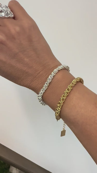 Video demonstrating the detail and movement of the Adriana Gold and Silver Rope Chain Bracelets